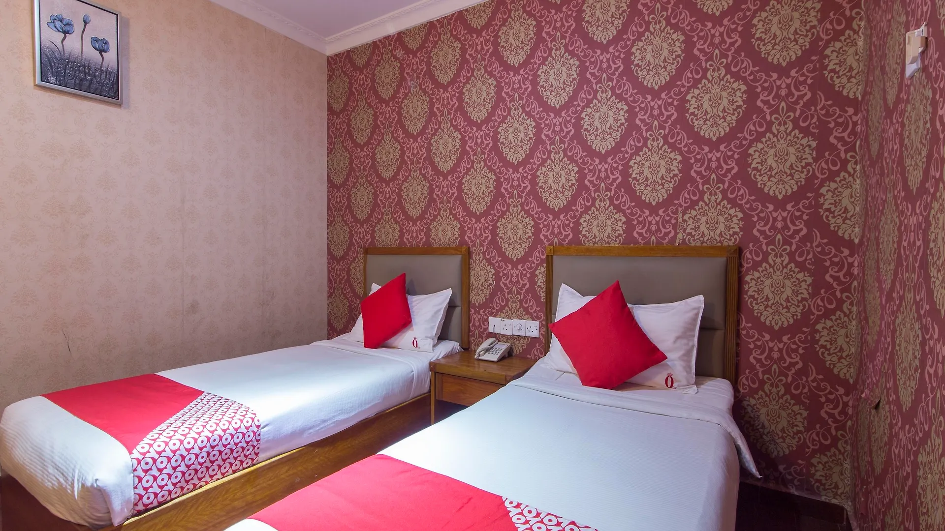 Super Oyo 998 Queen City Hotel George Town 2*,