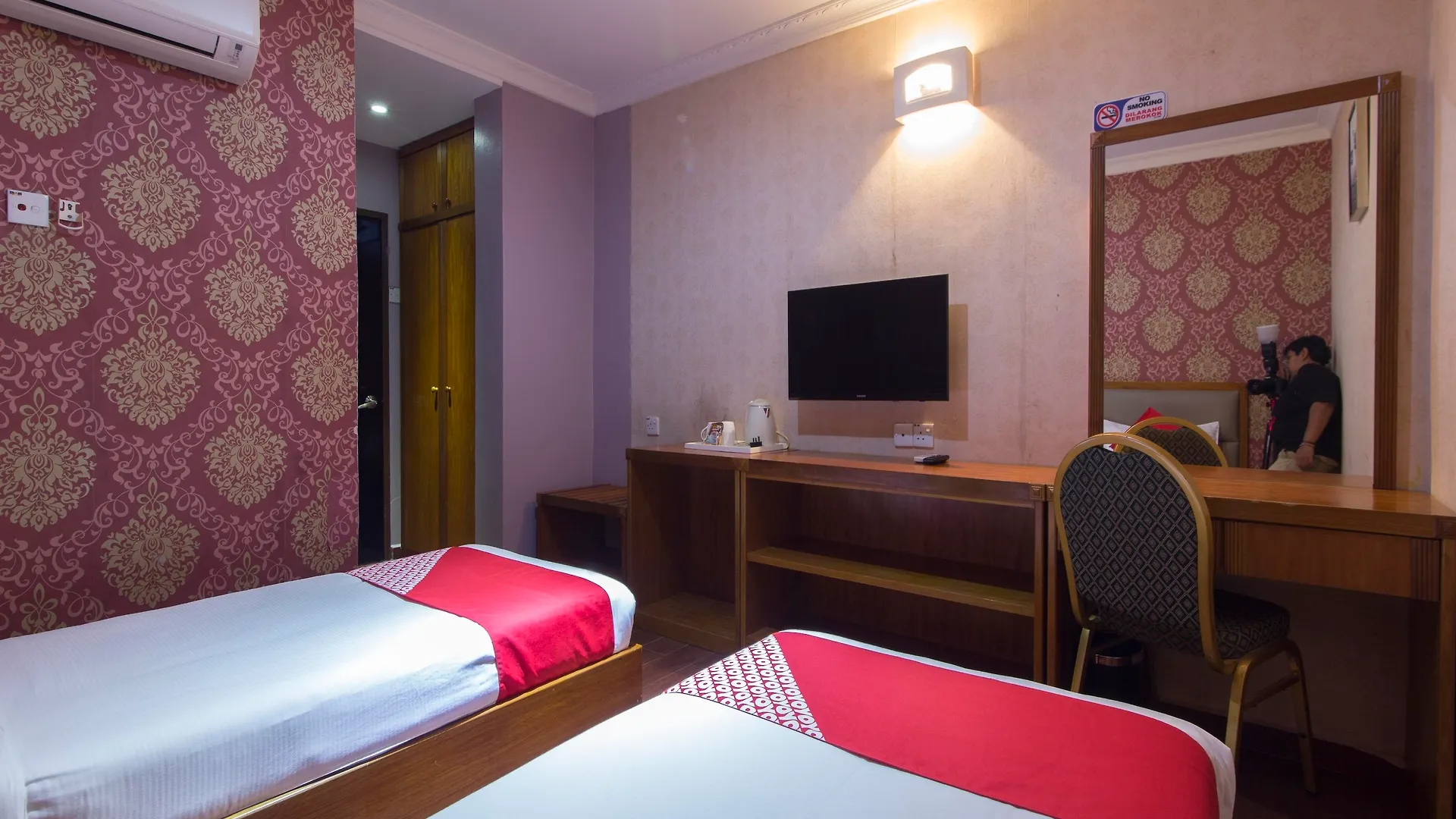Super Oyo 998 Queen City Hotel George Town 2*,