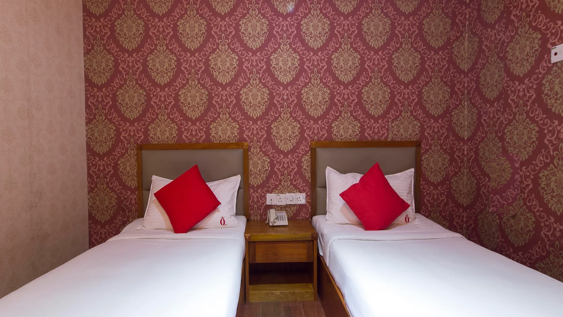 Super Oyo 998 Queen City Hotel George Town 2*,