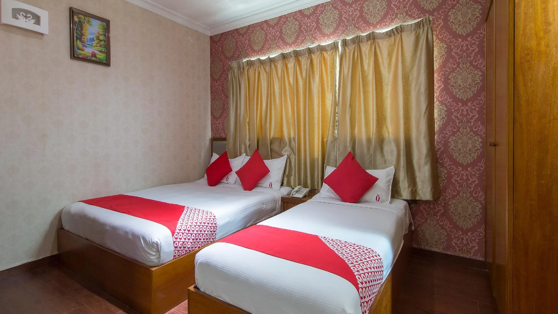 Super Oyo 998 Queen City Hotel George Town