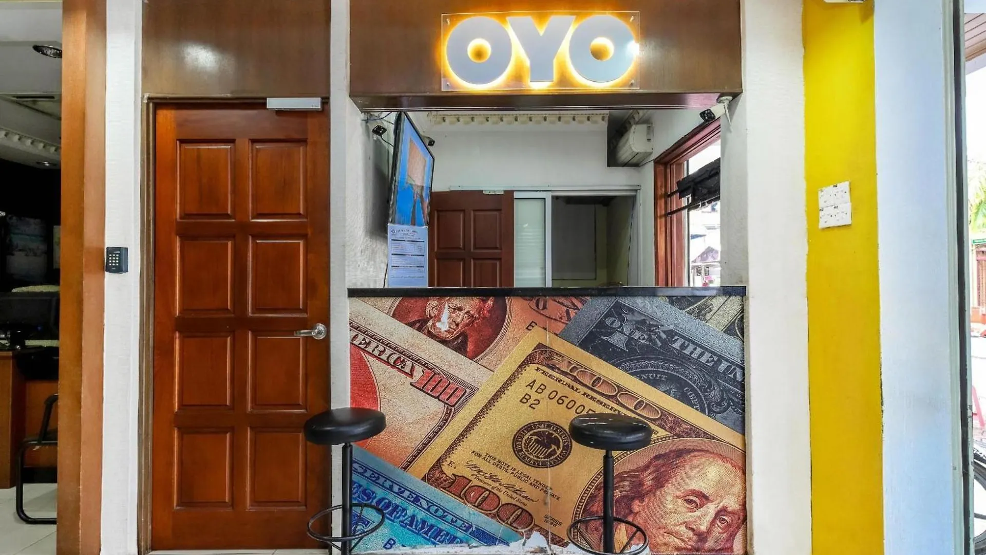 Super Oyo 998 Queen City Hotel George Town