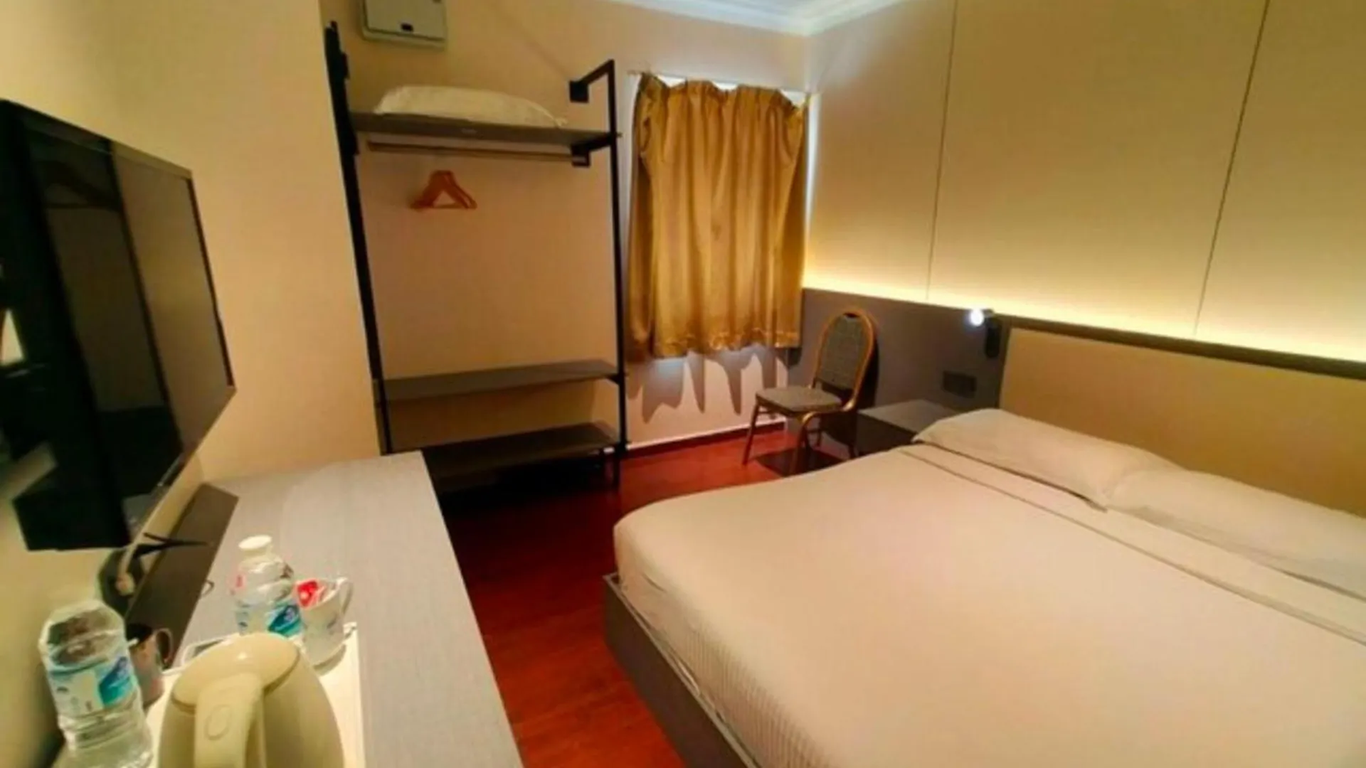 Super Oyo 998 Queen City Hotel George Town Malesia