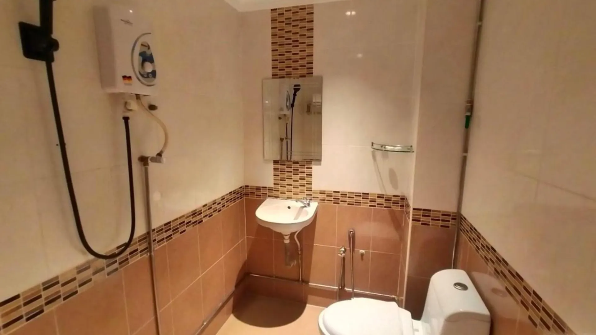 Super Oyo 998 Queen City Hotel George Town
