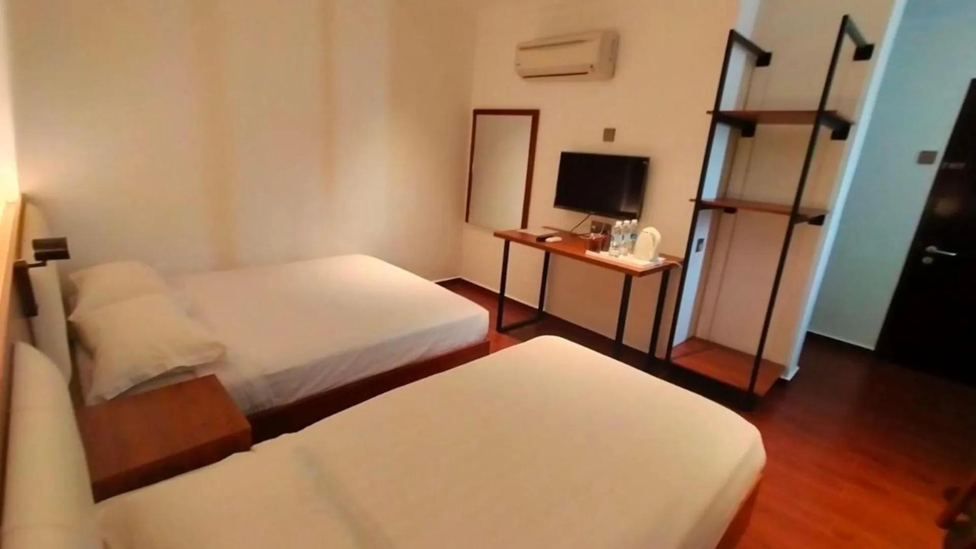 Super Oyo 998 Queen City Hotel George Town