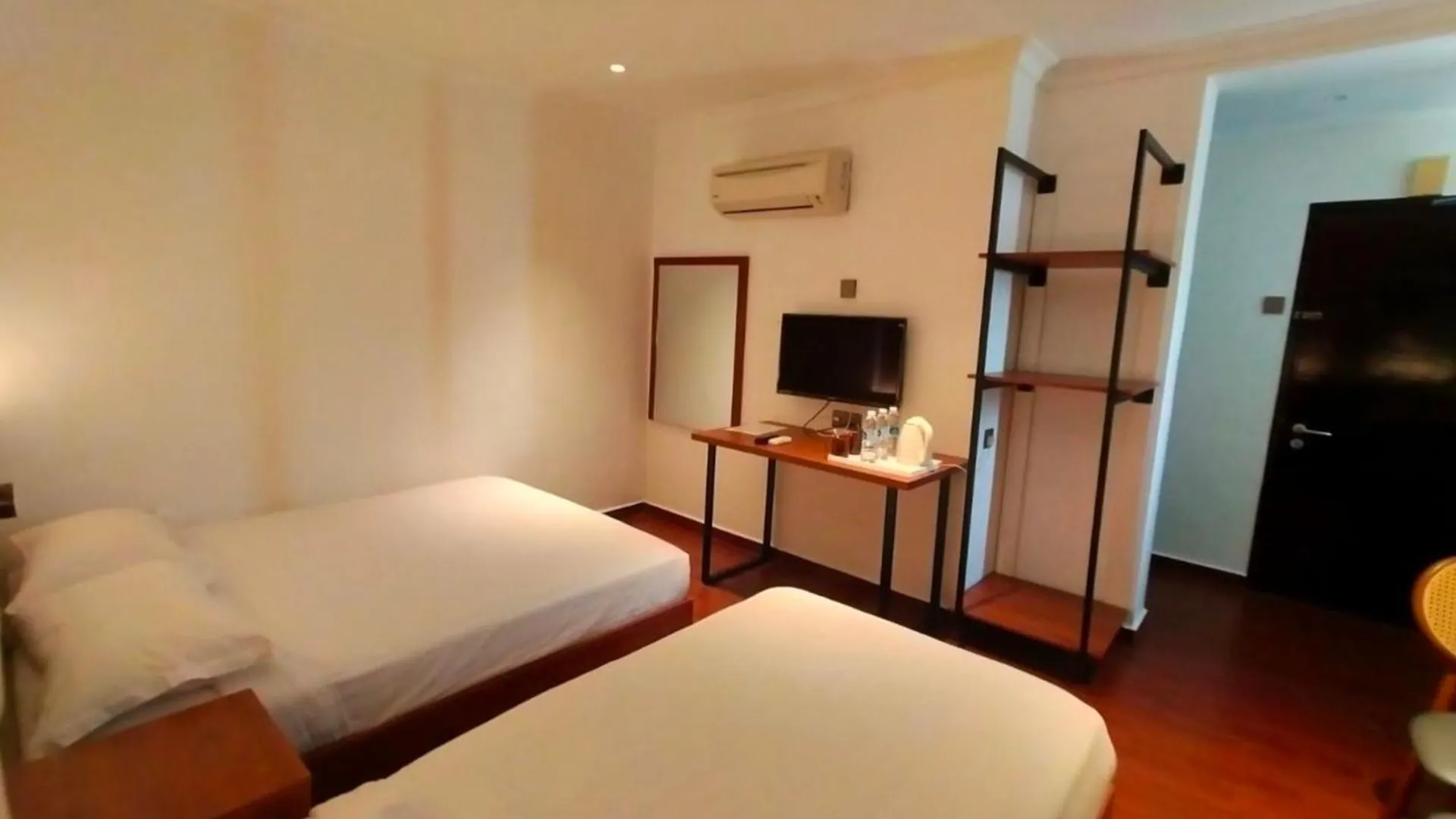 Super Oyo 998 Queen City Hotel George Town Malesia