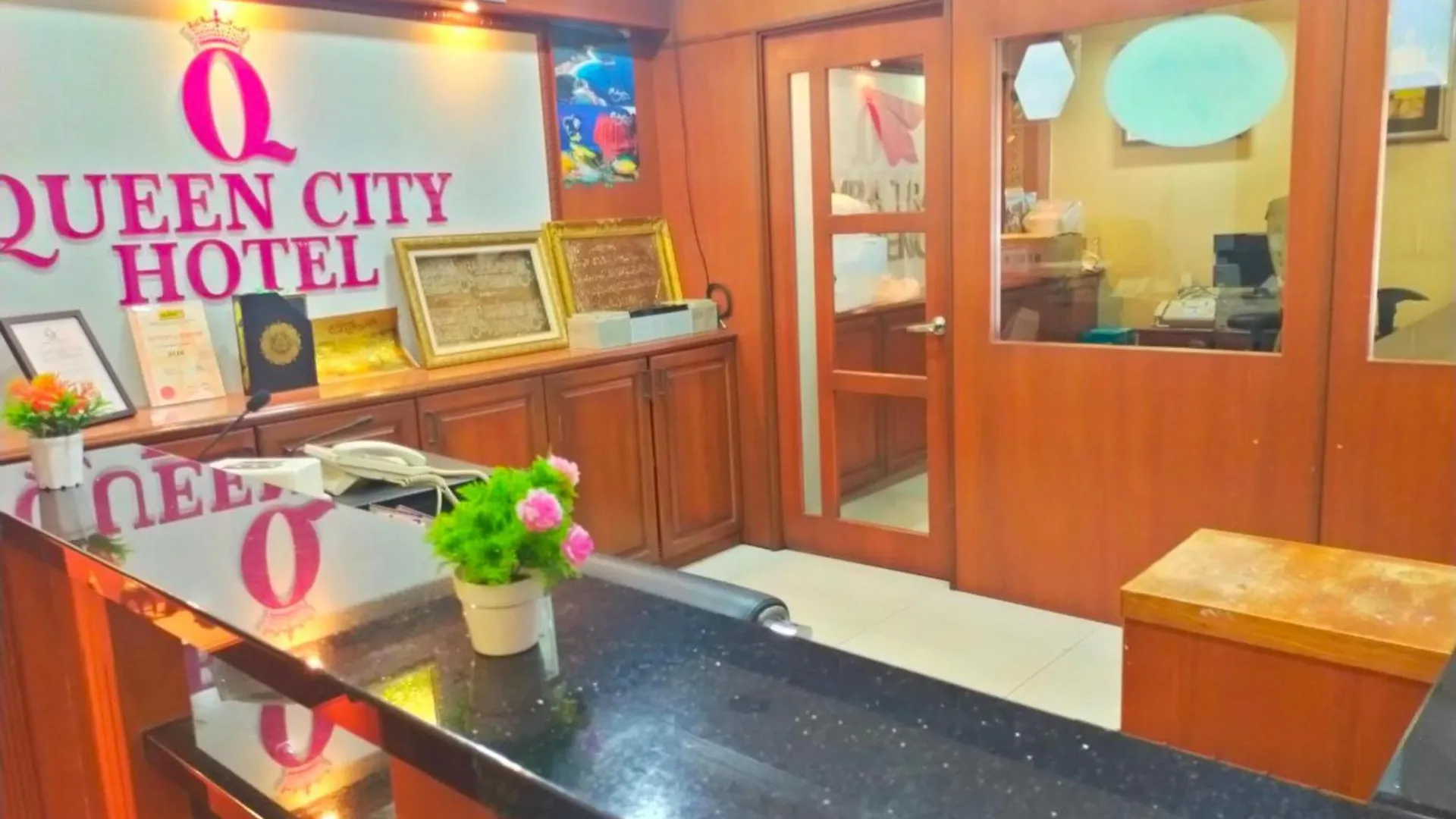 Super Oyo 998 Queen City Hotel George Town 2*,  Malesia