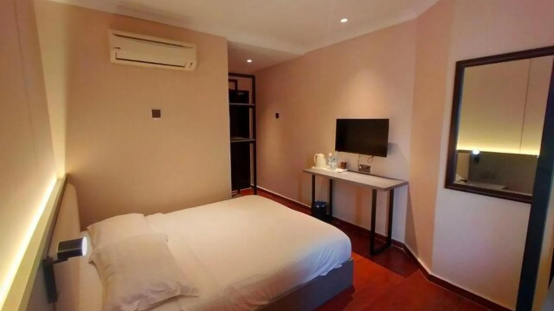 Super Oyo 998 Queen City Hotel George Town