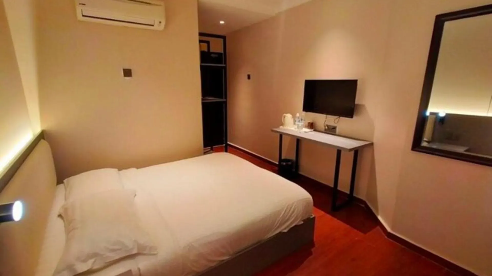 Super Oyo 998 Queen City Hotel George Town 2*,  Malesia