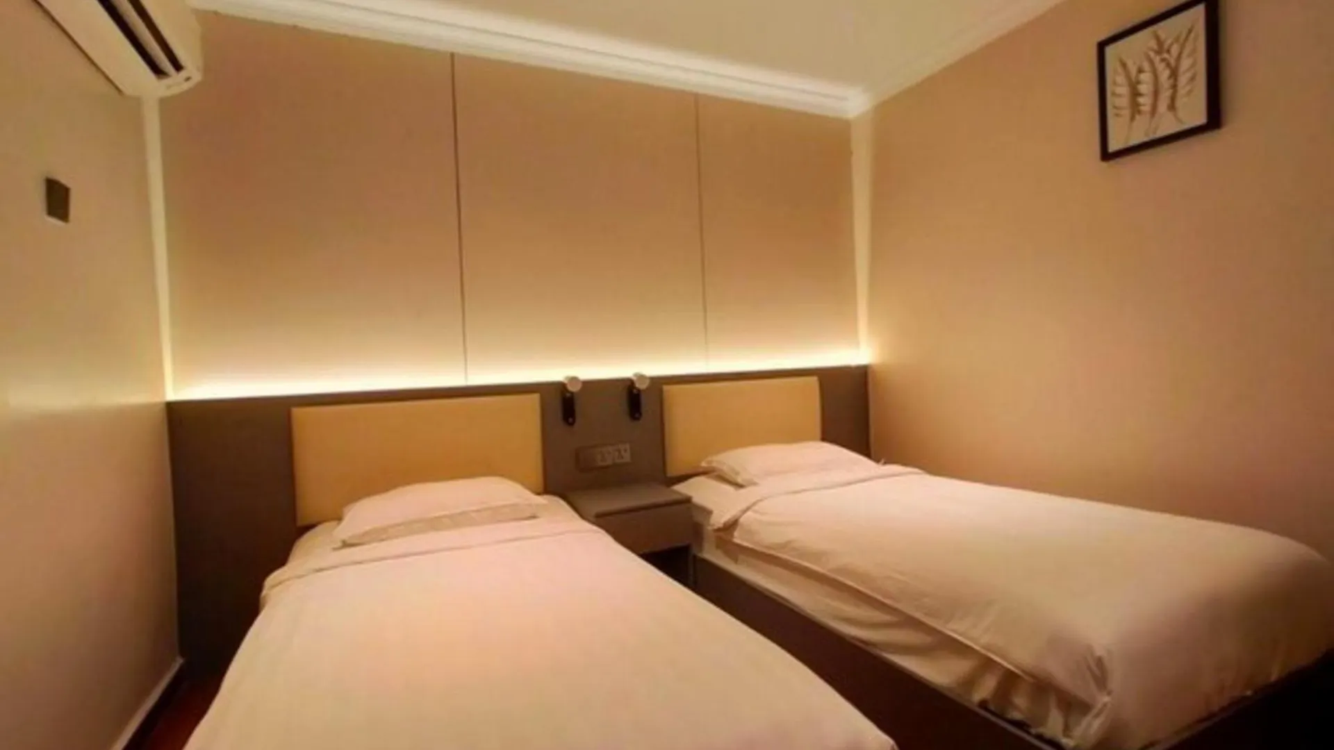 Super Oyo 998 Queen City Hotel George Town