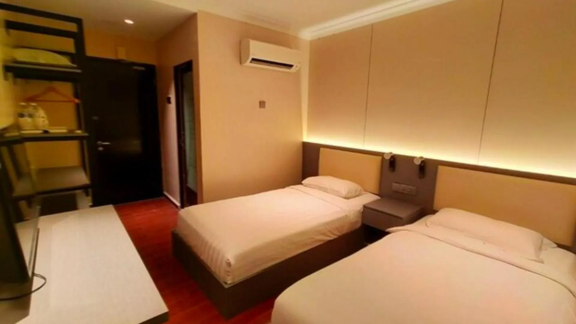 **  Super Oyo 998 Queen City Hotel George Town Malesia